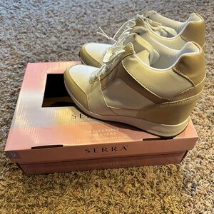 Serra Ladies Wedge Sneakers size 9